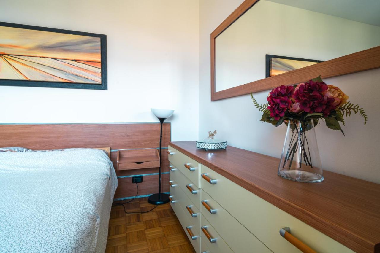 Te Vojo Ben -Furnished Flat- Leilighet Santa Maria Di Sala Eksteriør bilde