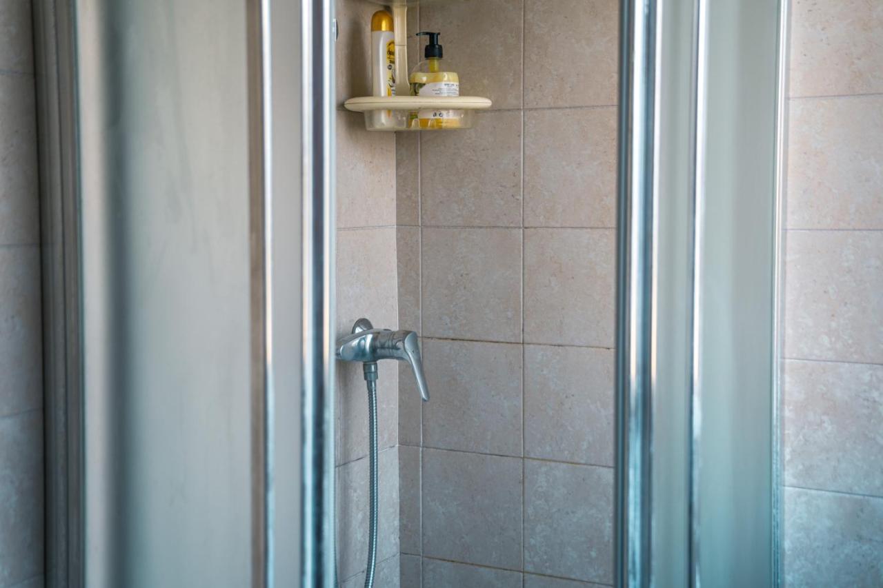 Te Vojo Ben -Furnished Flat- Leilighet Santa Maria Di Sala Eksteriør bilde