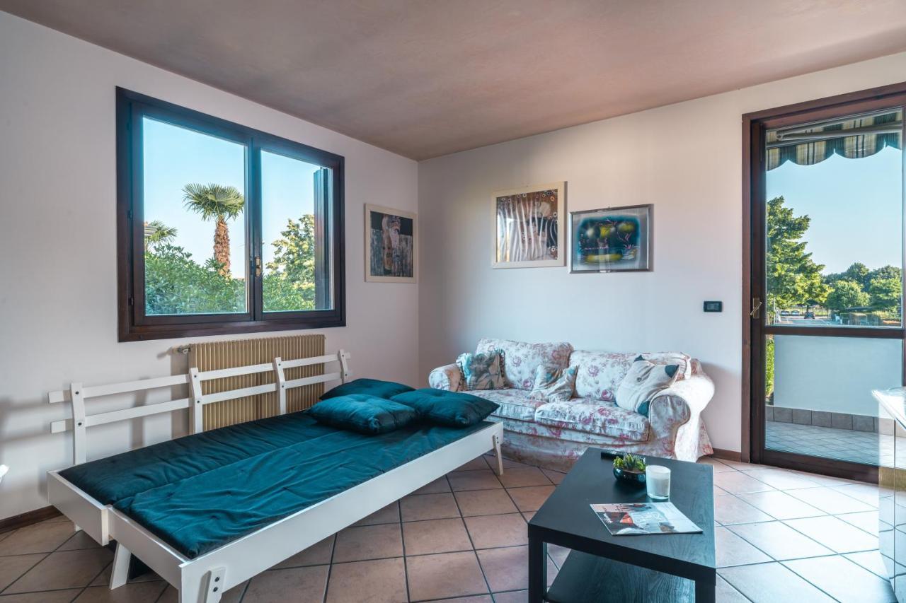 Te Vojo Ben -Furnished Flat- Leilighet Santa Maria Di Sala Eksteriør bilde