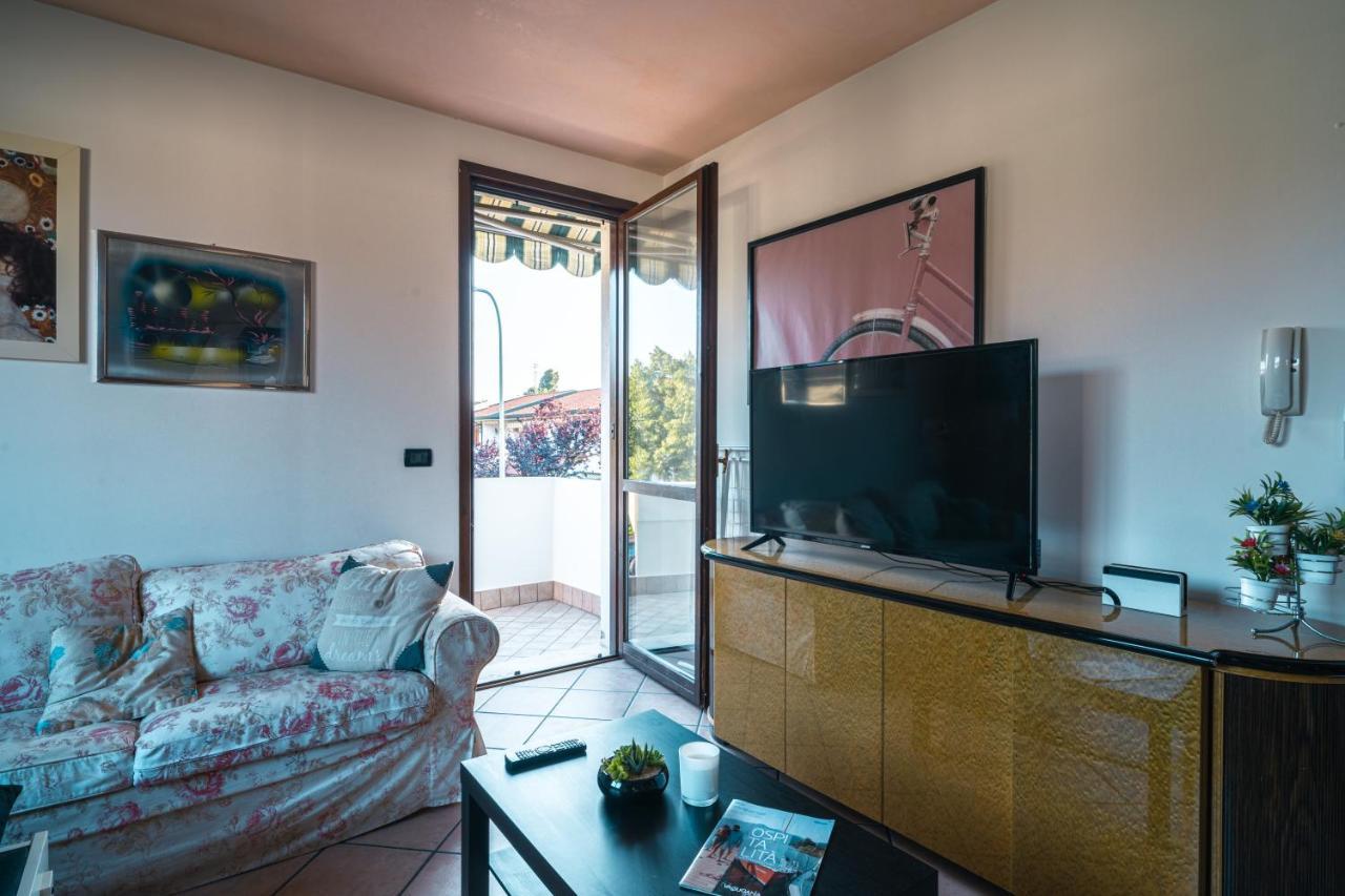 Te Vojo Ben -Furnished Flat- Leilighet Santa Maria Di Sala Eksteriør bilde