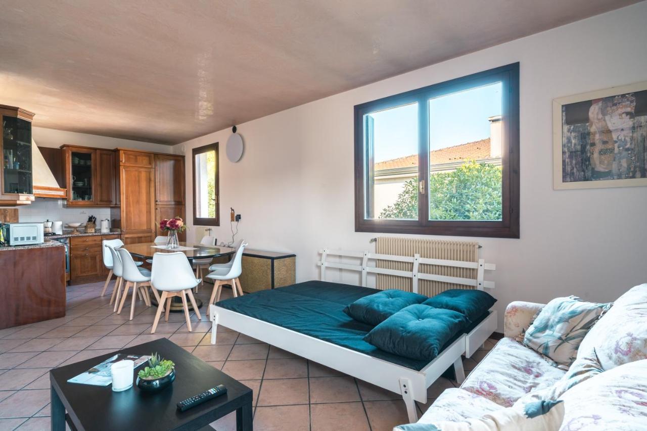Te Vojo Ben -Furnished Flat- Leilighet Santa Maria Di Sala Eksteriør bilde